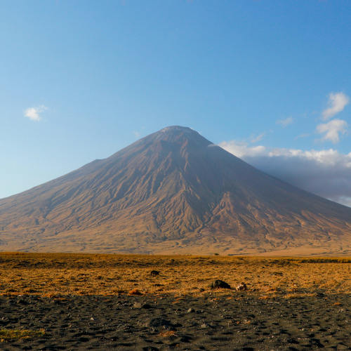 5 days arusha, lake natron, climb mt oldoinyo lengai & lake manyara